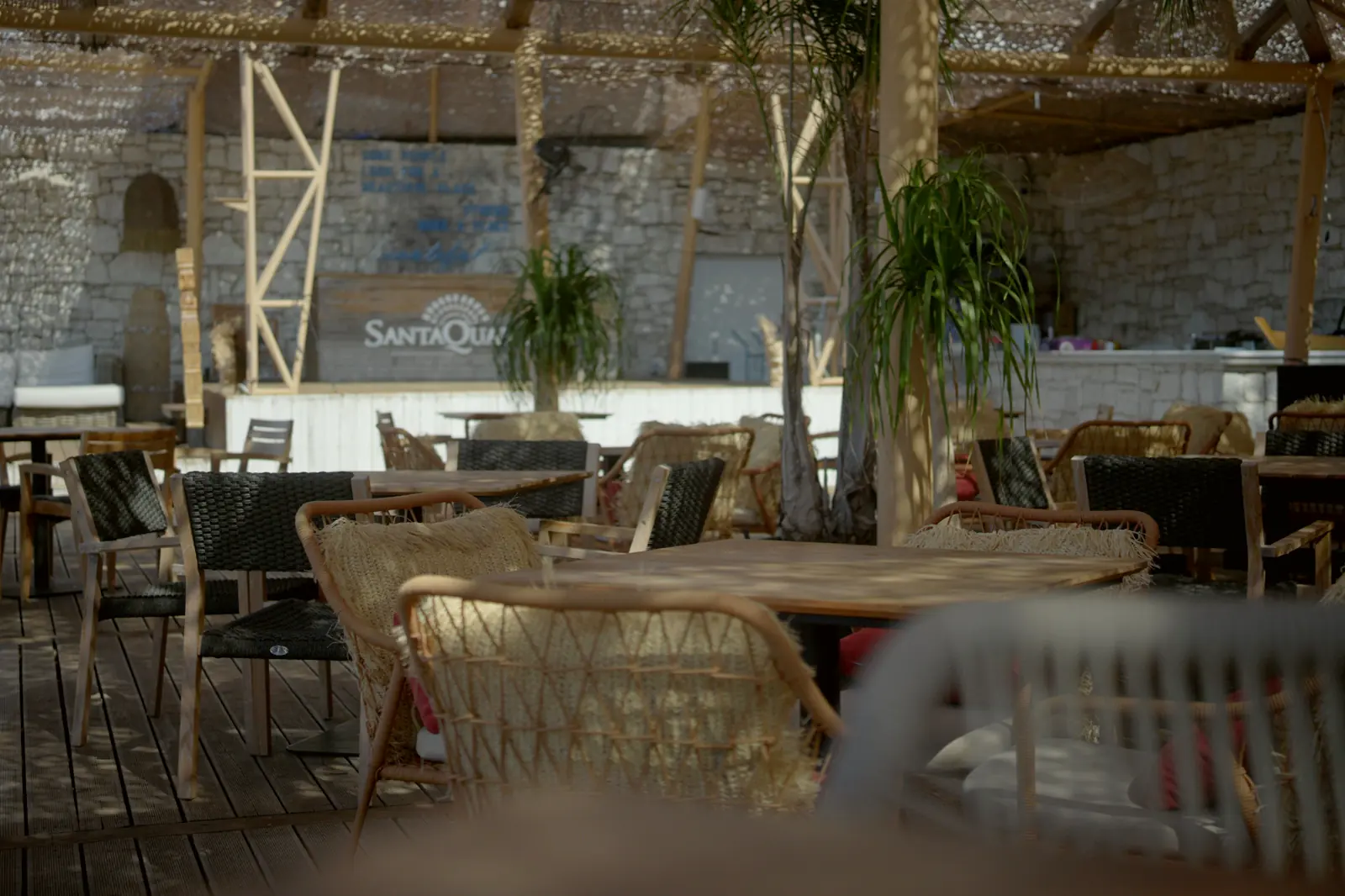 Entspannte Mittagsstimmung im Beachclub-Restaurant